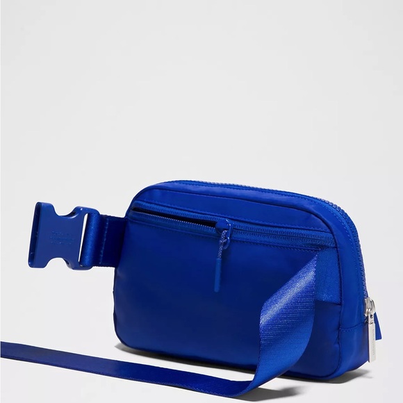 Lululemon Everywhere Belt Bag 1L- College Cobalt - Picture 7 of 8
